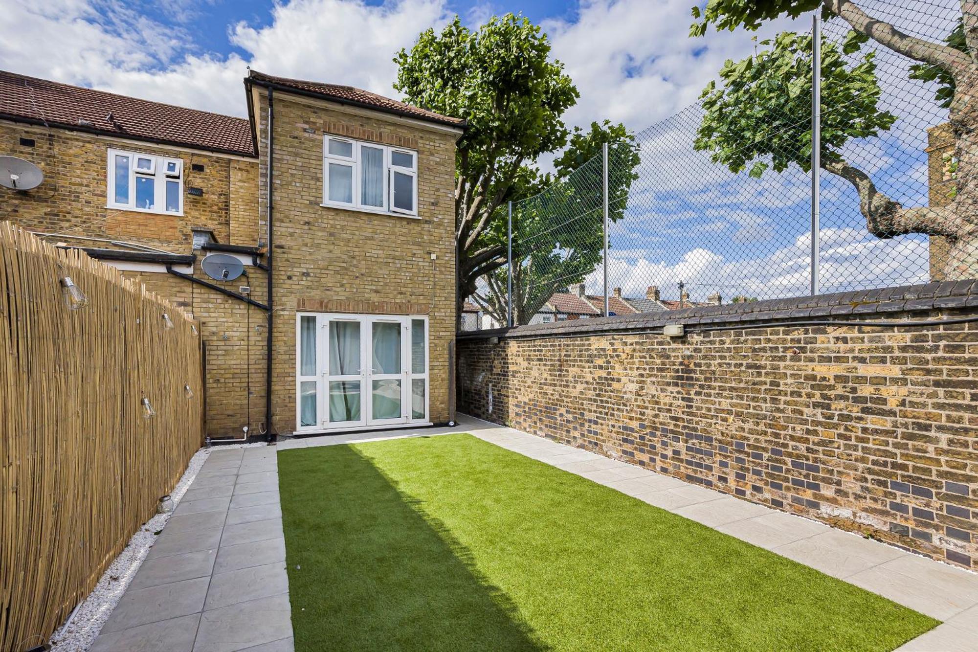 London Haven At Rutland House Apartment Ilford Exterior photo